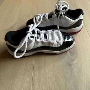 EUC: Size 11c - Jordan 11 Retro Low Concord-Bred-kids Nikes